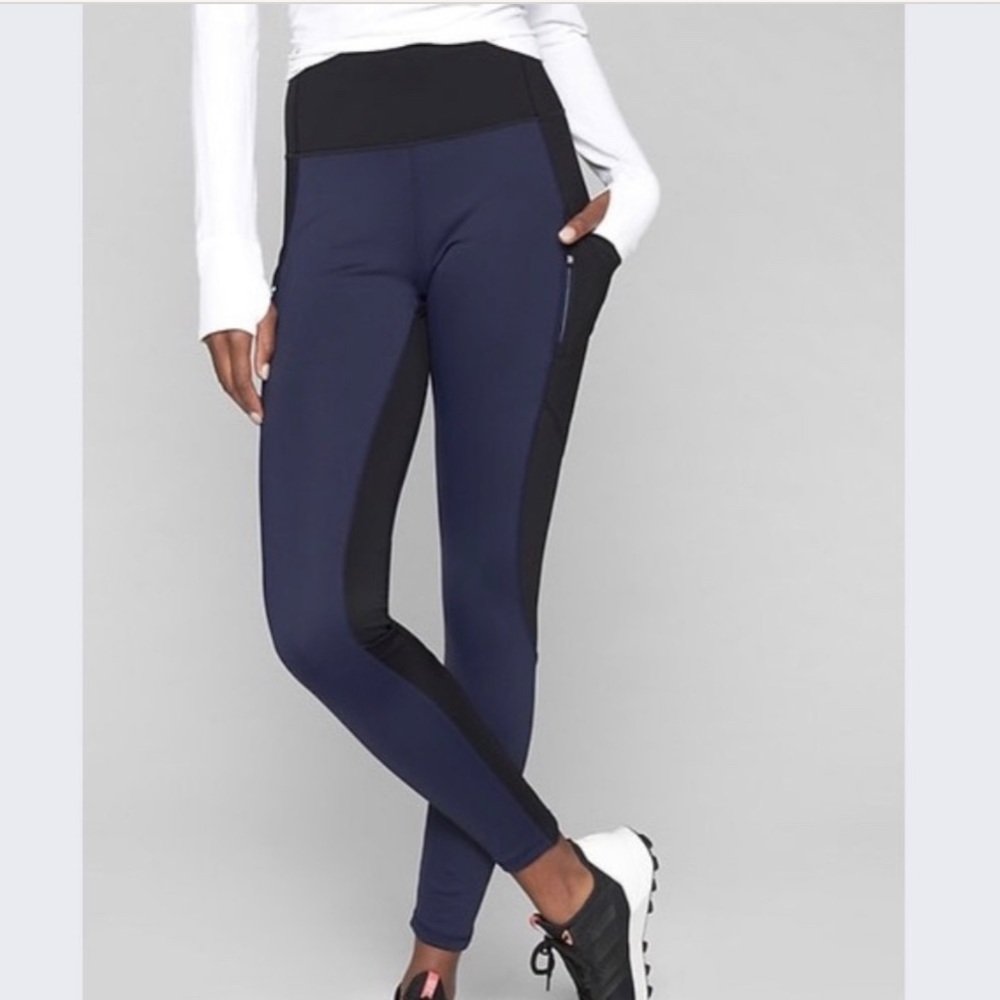 Athleta High Traverse Tight in Black & Navy SZ:L